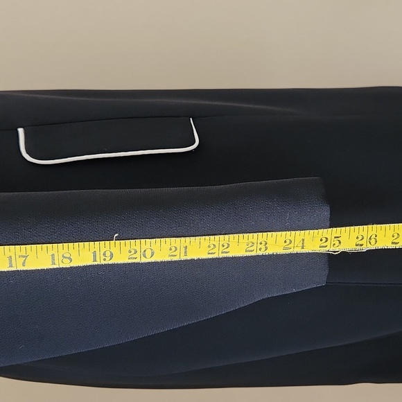 SC COLLECTION Made in Canada 3/4 Length Black Spring Trench Coat - Picture 8 of 12